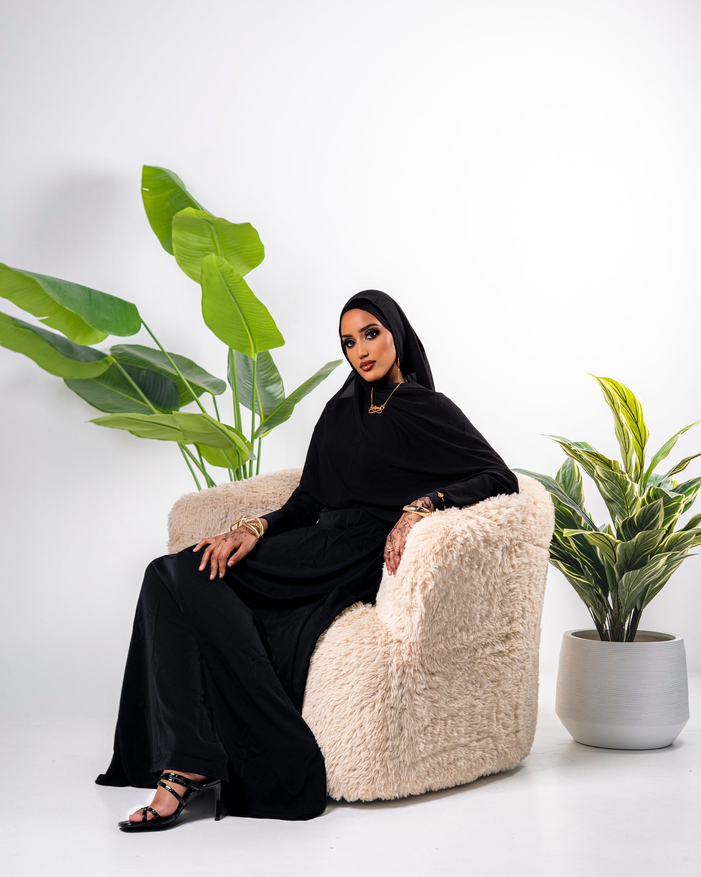 Off Duty Abaya - Black
