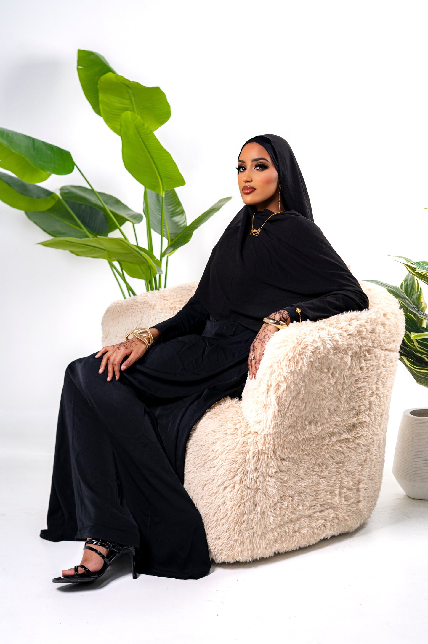Off Duty Abaya - Black