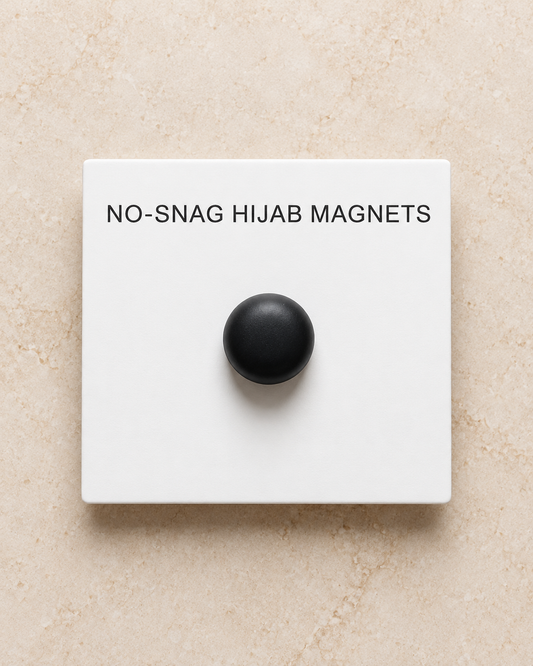 Black hijab magnet